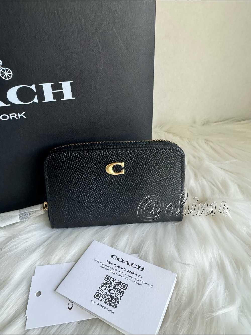 NWT Coach Black Leather Zip around Card Case Wallet